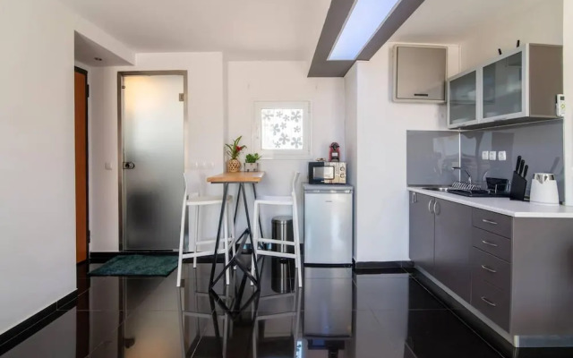 Beautiful View 8floor Loft Apartment in Athina