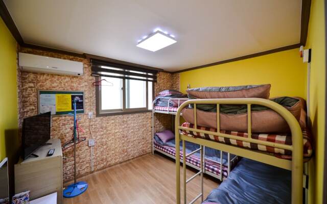 Suncheon Station Guesthouse - Hostel