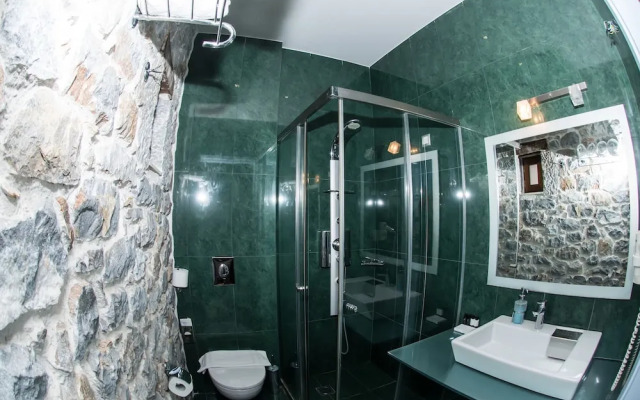 Xemoni Hotel