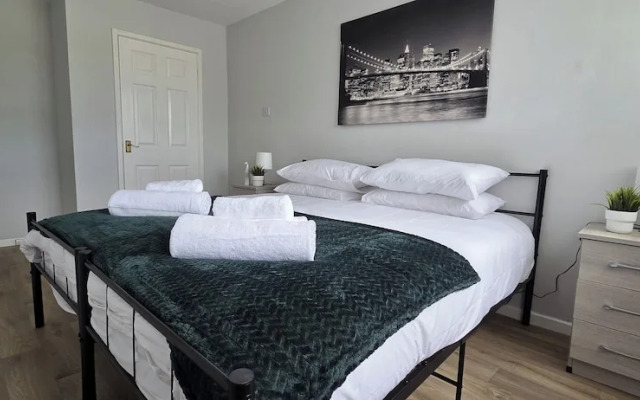 4 Bed Apartment in Warwick