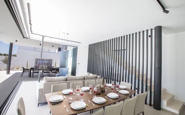 Protaras Elite Pearl Villa Ep16