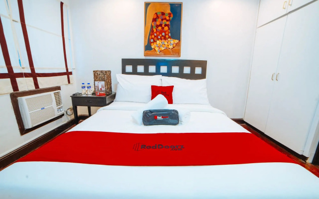RedDoorz Premium near Greenbelt Makati