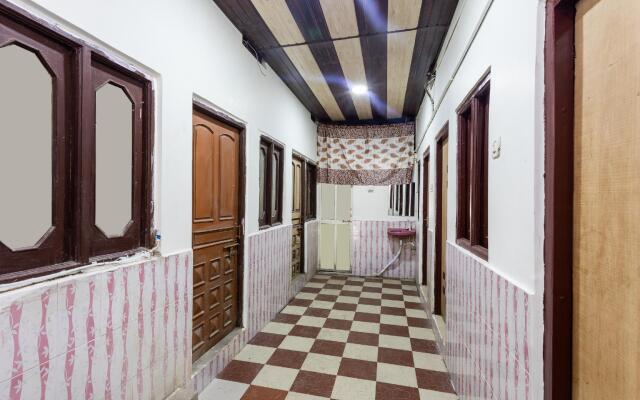 OYO 30888 Hotel Mahadev