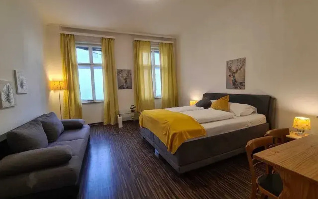 Cozy 1BR Apt Long Stay for 3 Guests