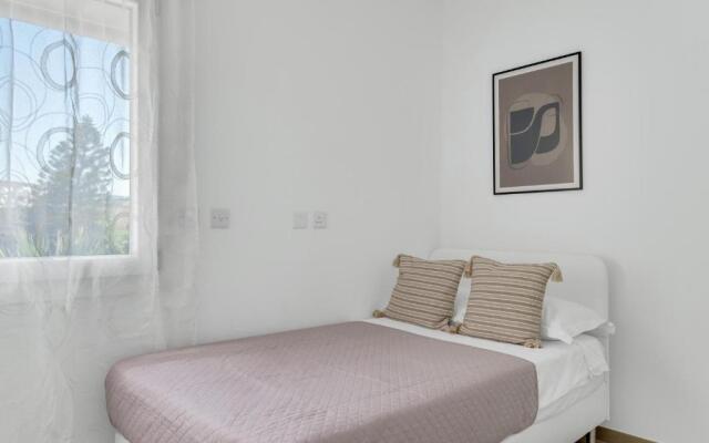 Sanders Sun City - 3-bdr Apt With Shared Pool