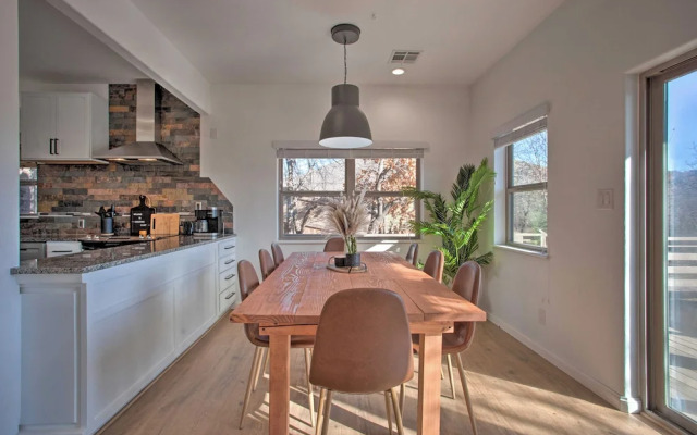 Medicine Park Cabin w/ Mountain Views!