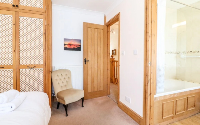Bay View Apartment