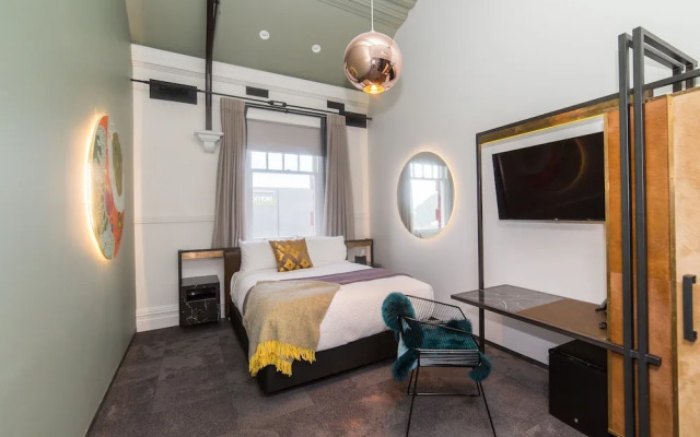 Clarence Hotel