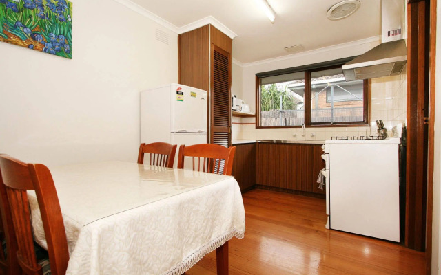 40 Thames Holiday Unit