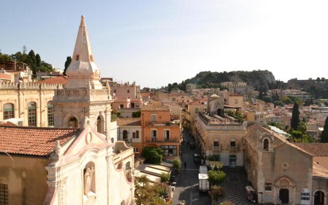 Charming Place 2 Taormina