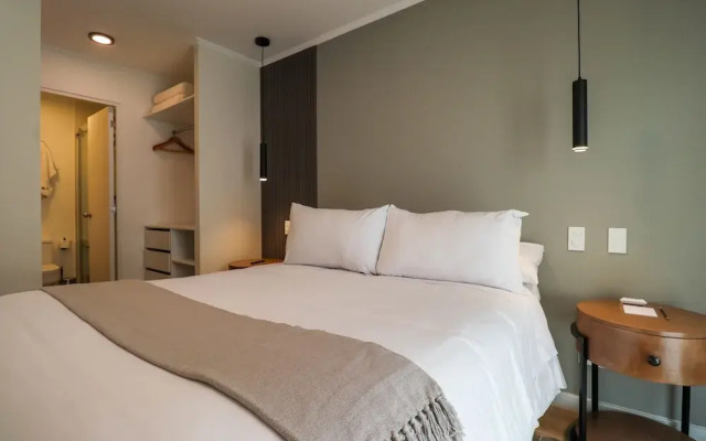 w Sensational 2BR in the Heart of Barranco
