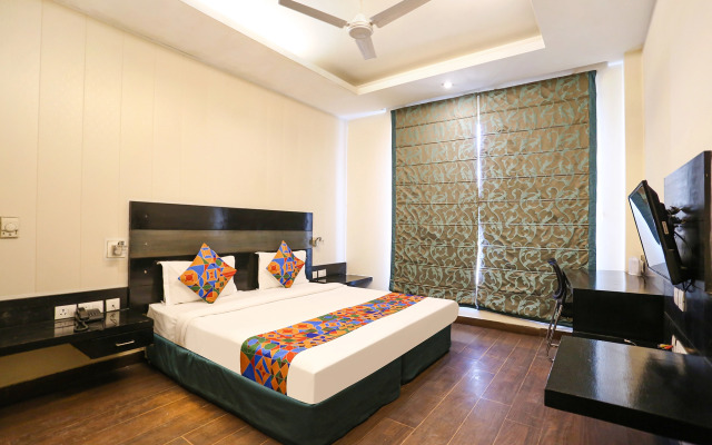 Capital O 605 Hotel Camria