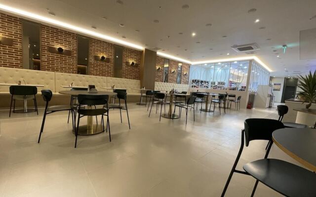 Daejeon Wolpyeong Hotel Continew