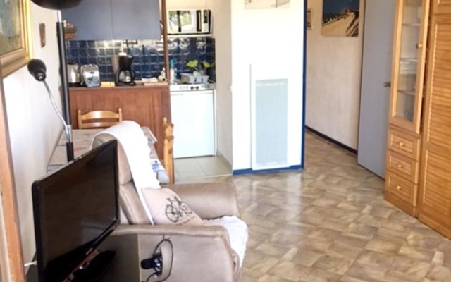 Studio in Capbreton, With Wonderful sea View, Pool Access and Terrace
