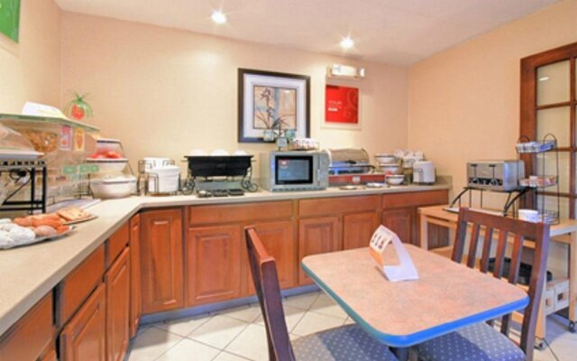 The Inn At Lenoxview Hotel