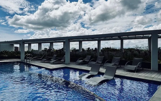 Spacious & Chic Loft Haven