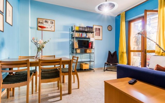 ALTIDO Quiet Apt for 4 with Terrace near train station