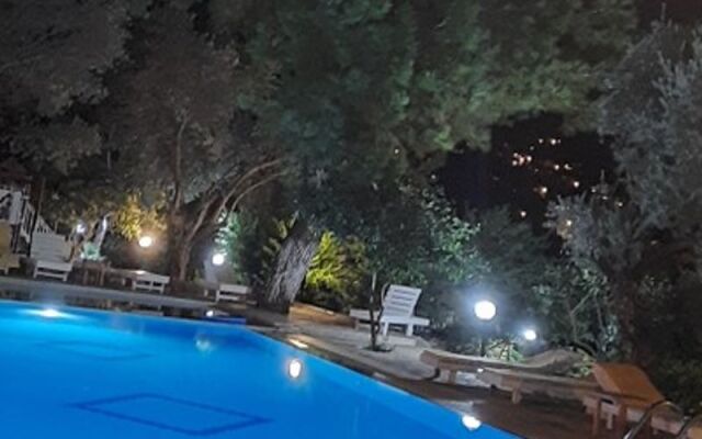 Bahar Bahçe Datça