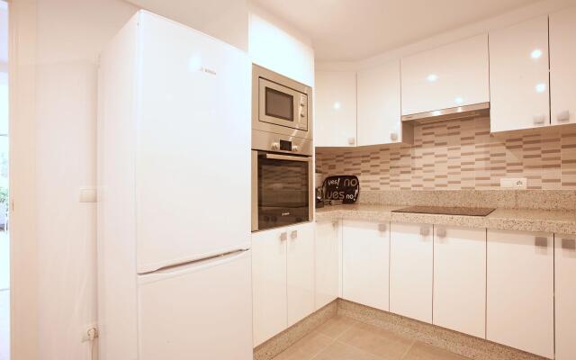 White Pearl Beach Elviria H1