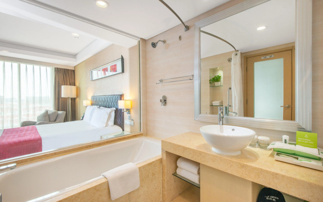 Qingdao  Parkview Holiday Hotel