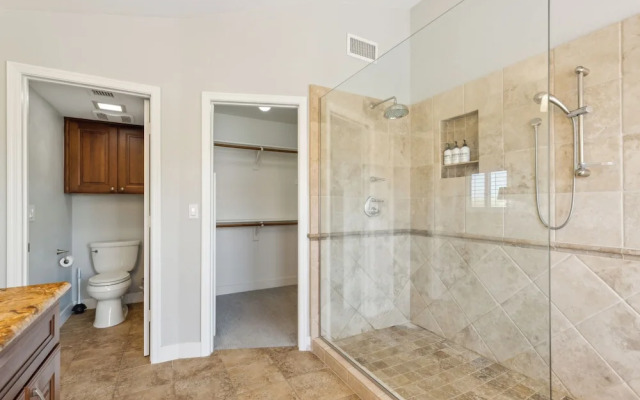 Red Mountain Retreat 5 BDR w/ Heated Pool!