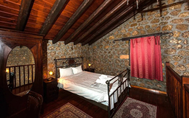 Pera Alonia Guest House