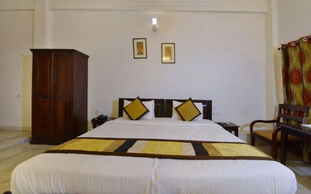 Chandra Prakash Hotel