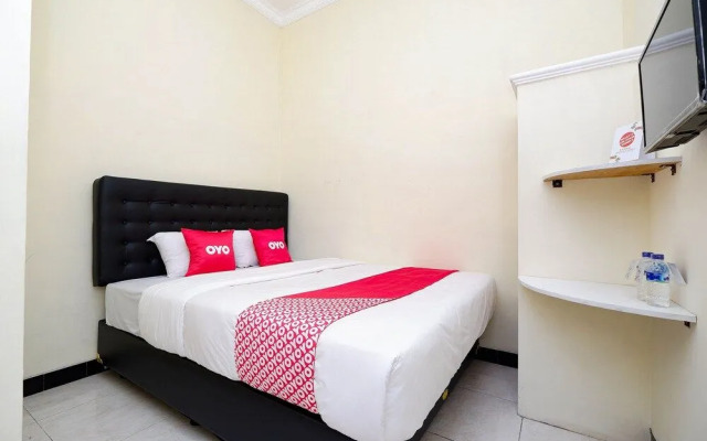 Oyo 2258 Santana Guest House