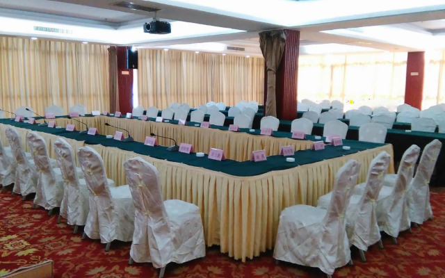 Oriental International Hotel