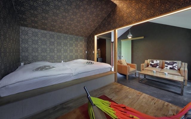 Onsen Glamping ShimaBlue – Guest Rooms – Nakanojo