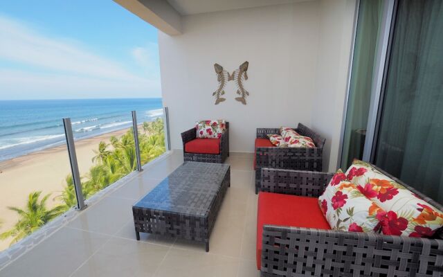 Condominio Diamante del Sol by CRHR