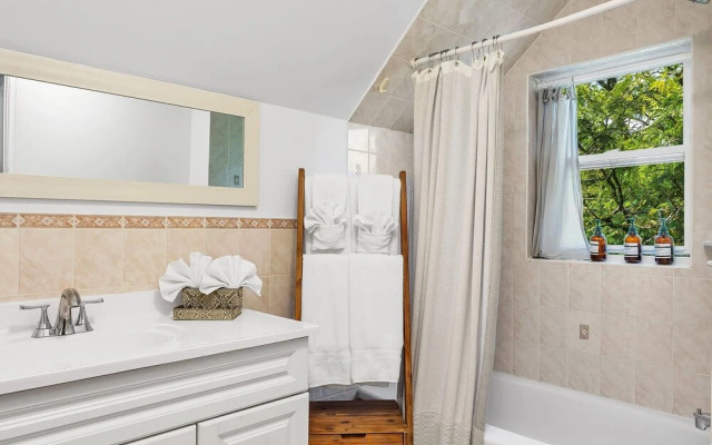 Private 2bdrm Unit With Ensuite Laundry - U5A