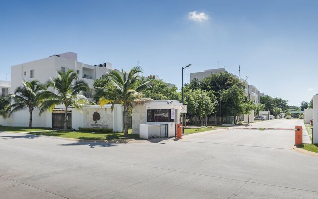 Selvanova 3 bedroom Condo & Casa Club