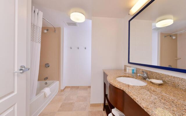 Hampton Inn & Suites Plymouth