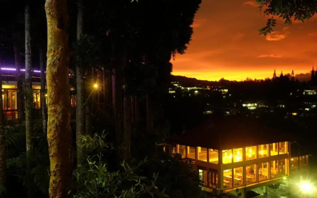 The Grand Hill Bistro Cafe & Resort Hotel