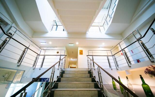 Travelers Plus - Hostel