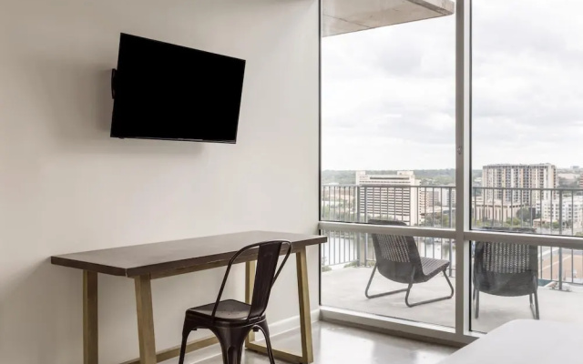 Austin Captivating 1BD 1BA 2nd Street District Apartment