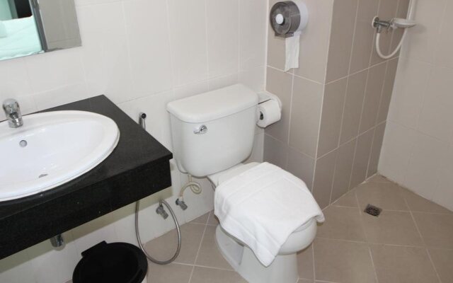 Angel Service Apartment Patong Beach