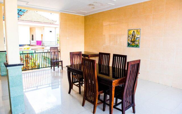 Agus Guest house Sunset Road