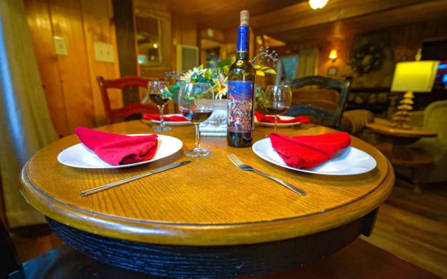 Arrowhead Pine Rose Cabins