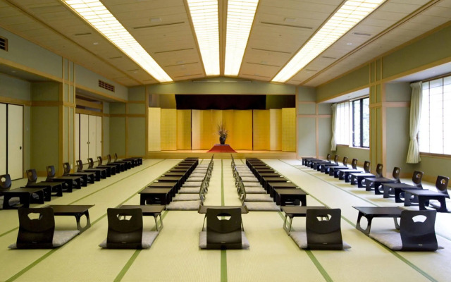 Royal Hotel YAMANAKA ONSEN KAJIKASO