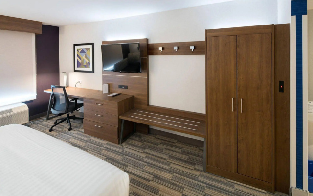 Holiday Inn Express Red Deer North by IHG