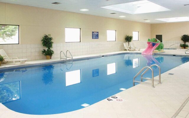 Crossroads Hotel & Watertown Event Center