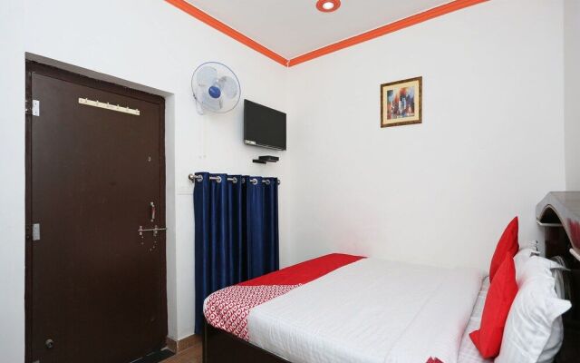 OYO 15492 Hotel Dolly
