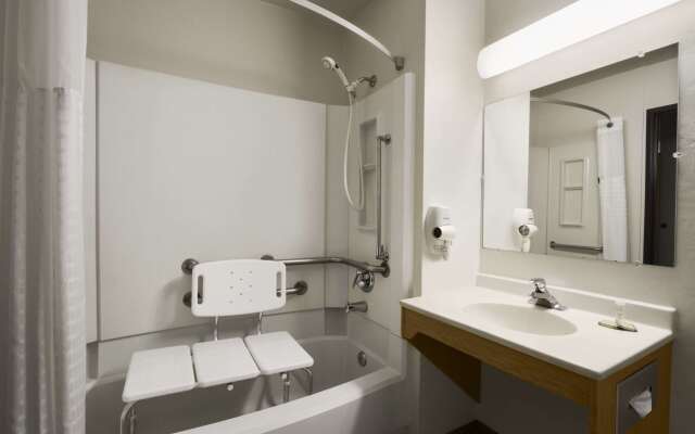 Super 8 by Wyndham Port Angeles at Olympic National Park Hotel