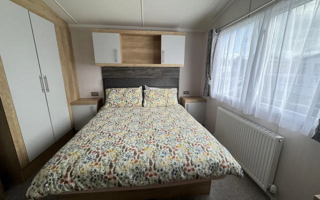 Beautiful 2-bed Holiday Home