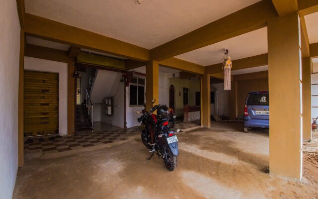 OYO 14042 Home Cozy Studio Siolim