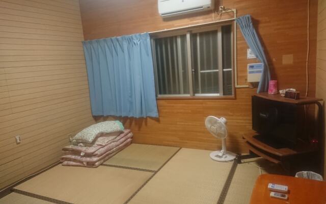 Ishigakijima Sunflower House - Hostel