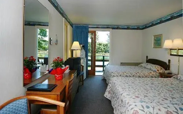 Green Harbor Waterfront Lodging