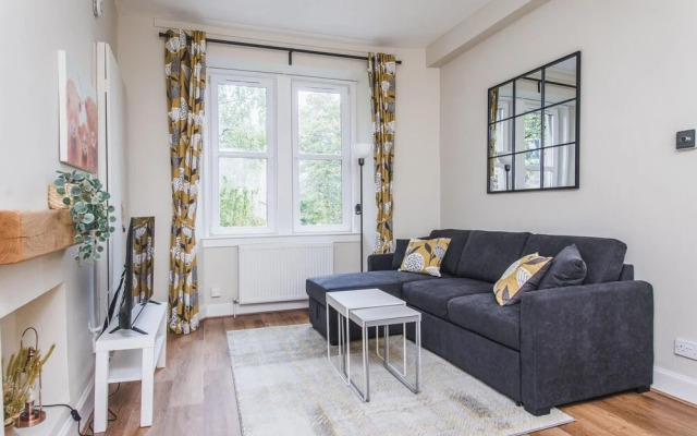 NEW Sleek 1BD Edinburgh City Centre Stay